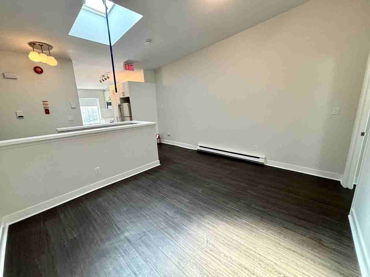 508 Yonge Street - Photo 3 of 9