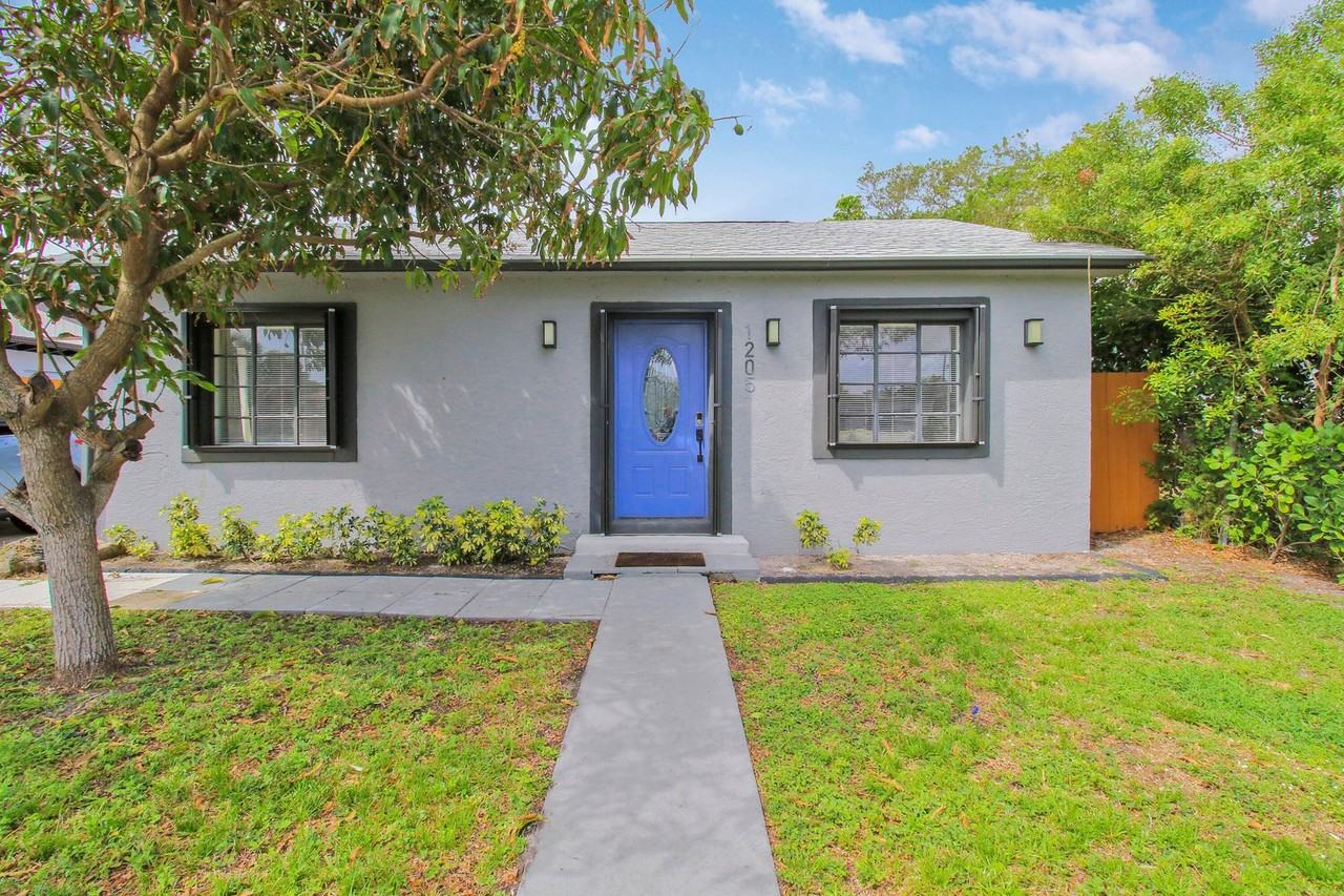 1205 S N St #NA - Photo 3 of 14