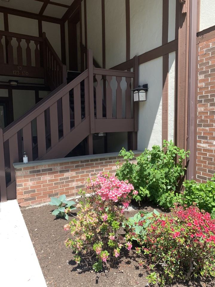 128 Foxwood Cir #NA - Photo 3 of 27