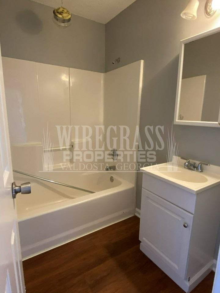 3145 Vanelle Dr #NA - Photo 3 of 8