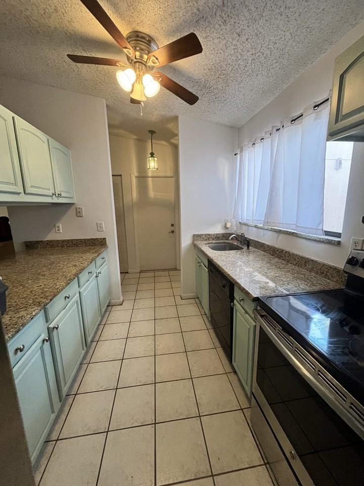 13 Farnworth Dr - Photo 2 of 10