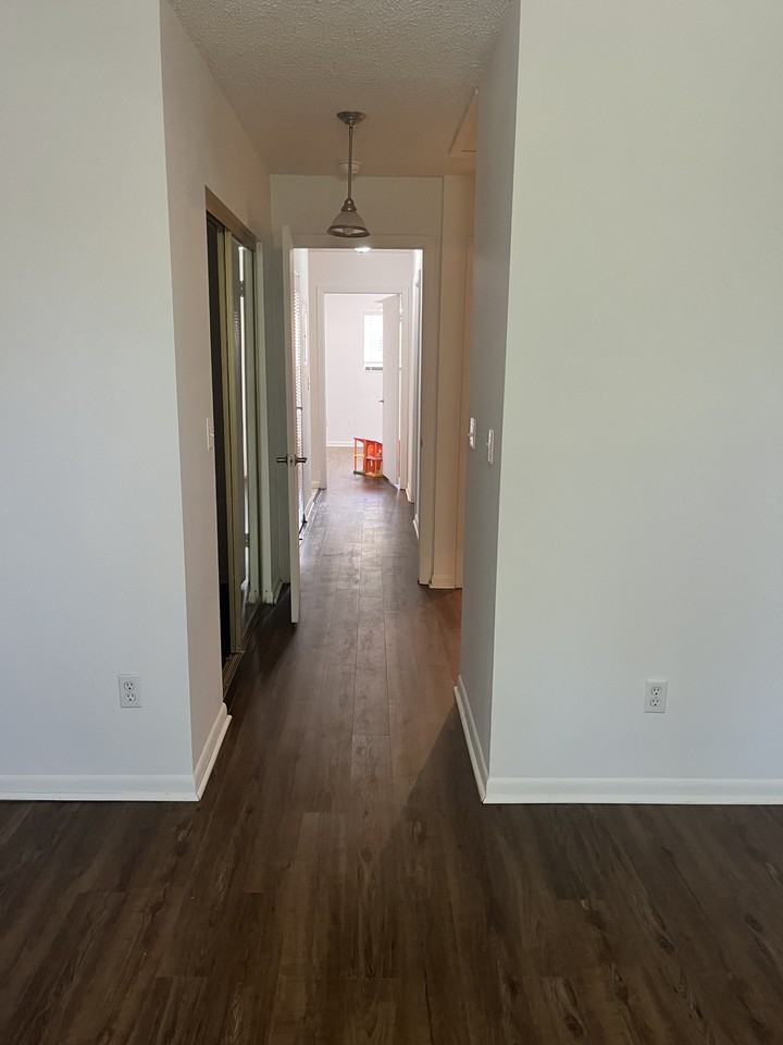 13 Farnworth Dr - Photo 3 of 10