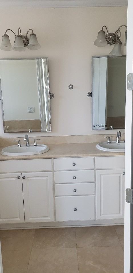 135 3rd Ave S #B - Photo 3 of 12