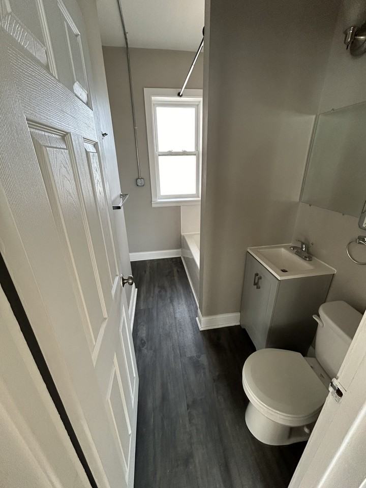 5945 Hyslop Pl #204 - Photo 5 of 6