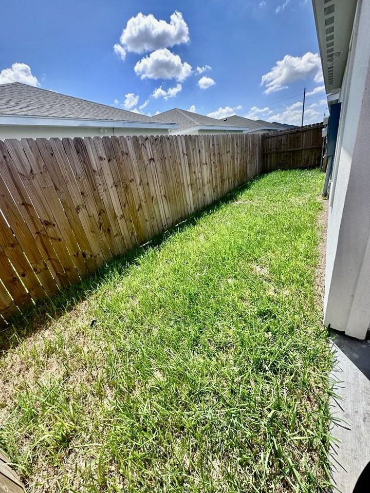 3308 S Mia Ln #3 - Photo 3 of 9