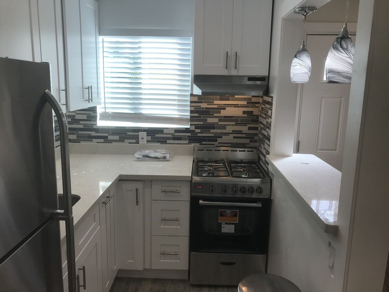 2544 S Bentley Ave #1 - Photo 2 of 13