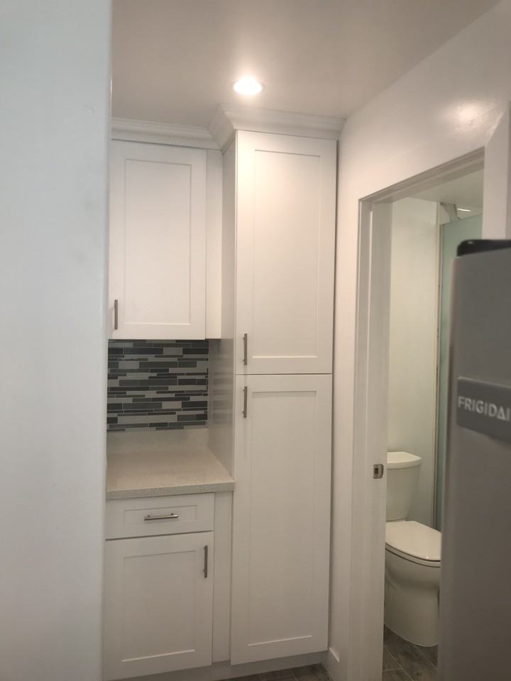 2544 S Bentley Ave #1 - Photo 6 of 13