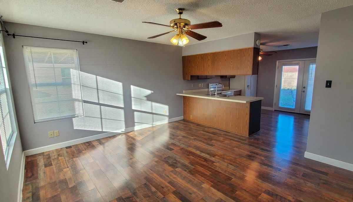 1508 Woodfield St - Photo 2 of 10