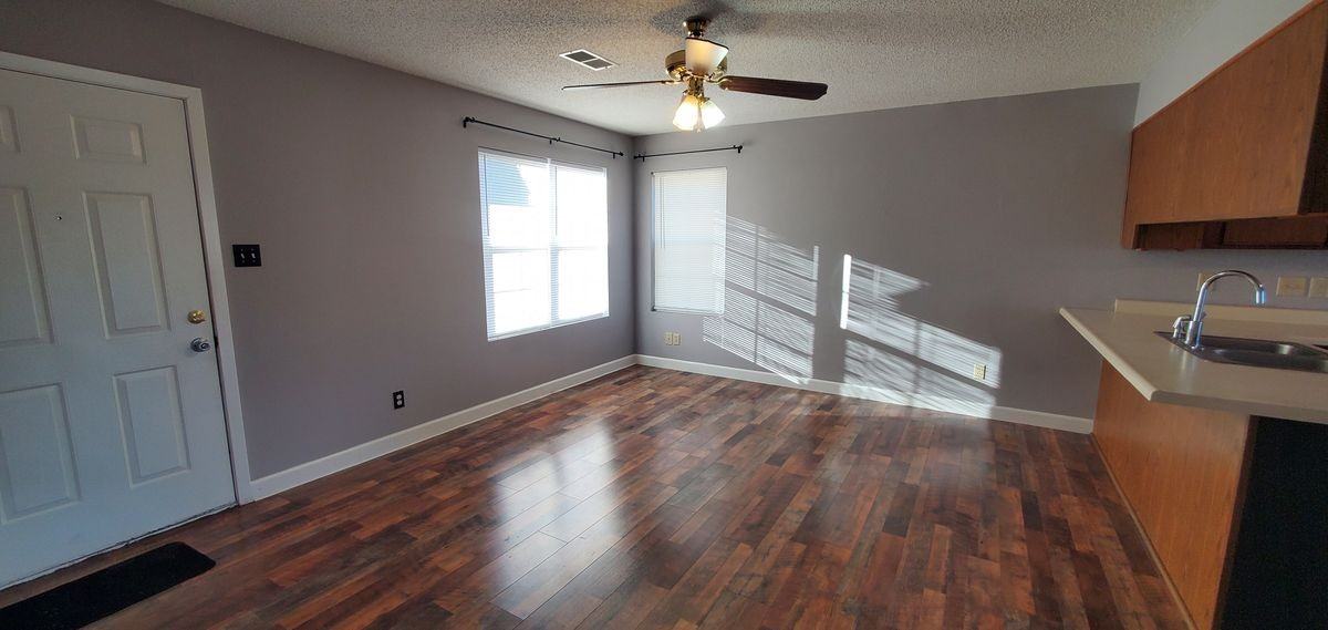 1508 Woodfield St - Photo 3 of 10