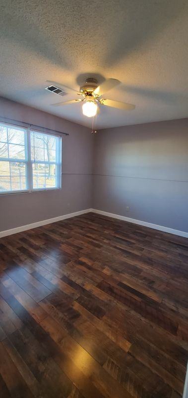 1508 Woodfield St - Photo 7 of 10