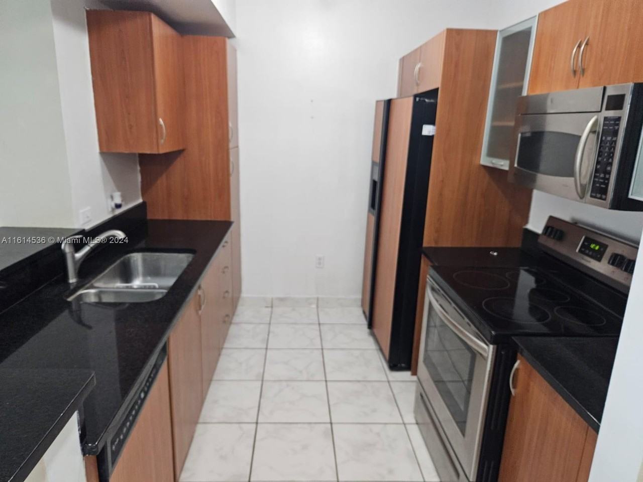 2775 NE NE 187th ST #323 - Photo 2 of 43