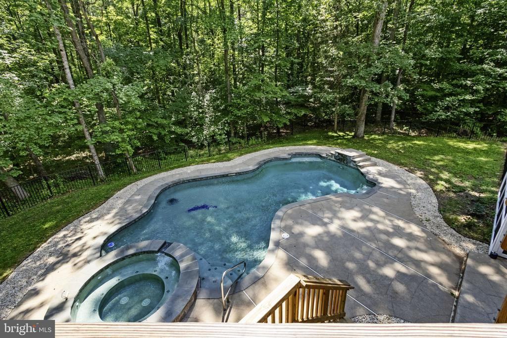 154 Chriswood Ln - Photo 2 of 50