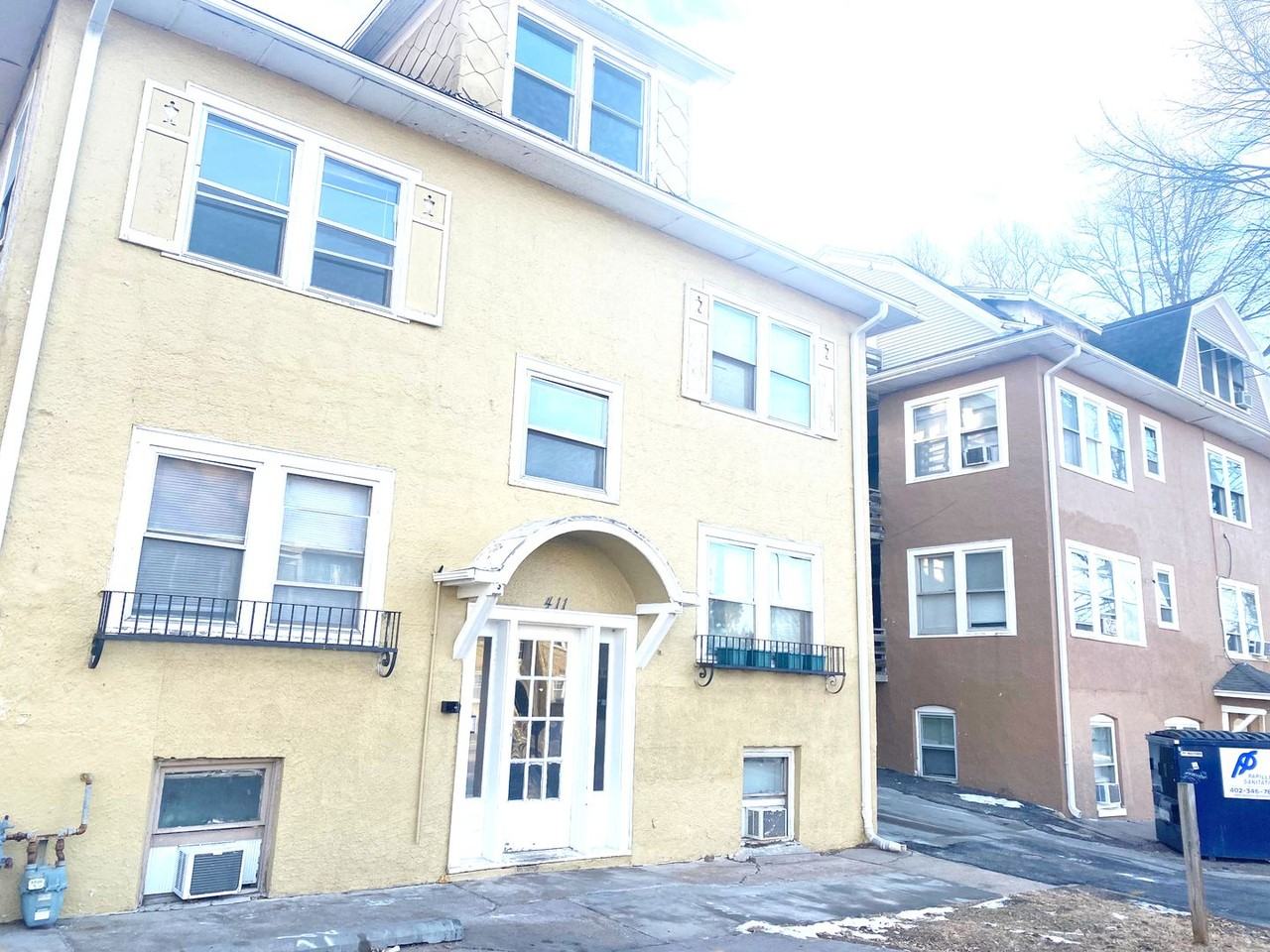 Dundee Park Apartments - Photo 2 of 14