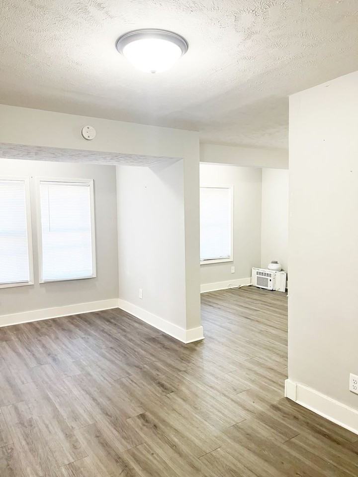 Dundee Park Apartments - Photo 3 of 14