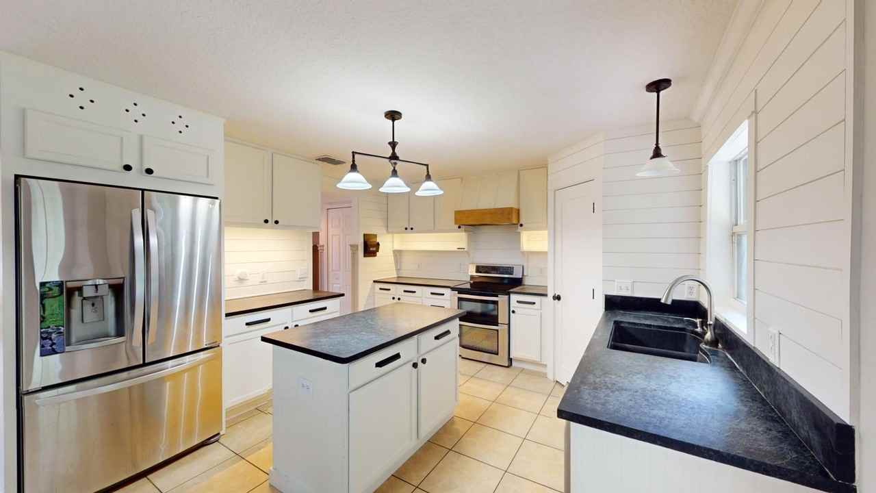 572 Yellow Tail Pl - Photo 2 of 44