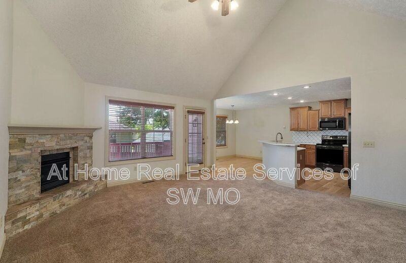 122 W Sandalwood Ln - Photo 2 of 16