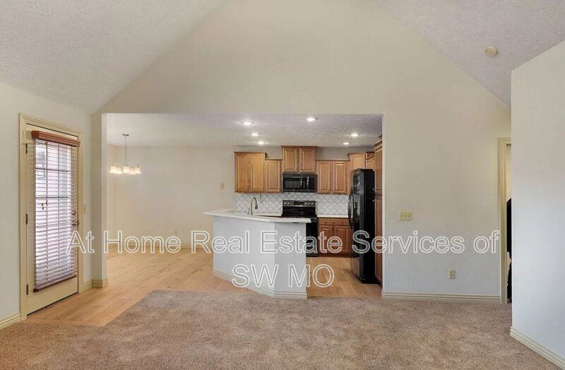 122 W Sandalwood Ln - Photo 3 of 16