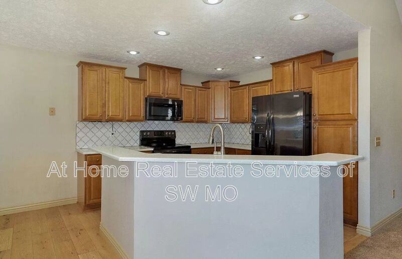 122 W Sandalwood Ln - Photo 5 of 16