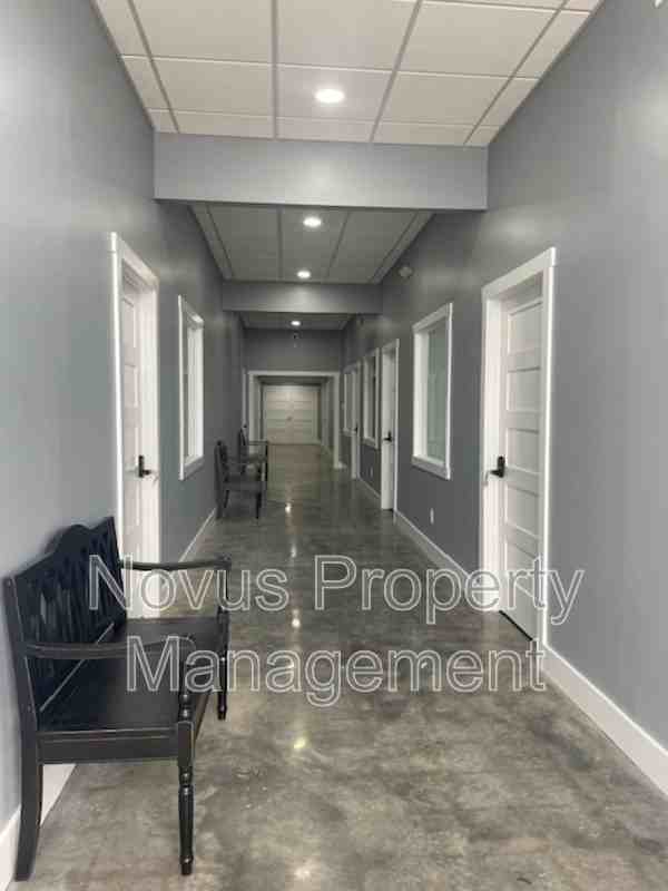 30110 Bremen Executive Suites - Photo 3 of 9