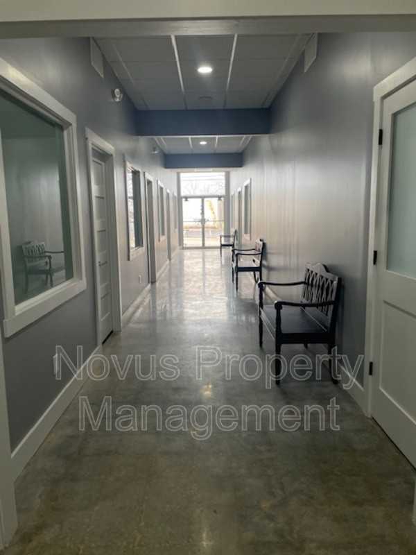 30110 Bremen Executive Suites - Photo 4 of 9