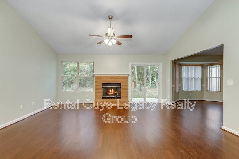 3861 Karissa Ann Pl E - Photo 5 of 17