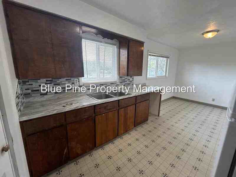 182 Adams St #2 - Photo 3 of 10