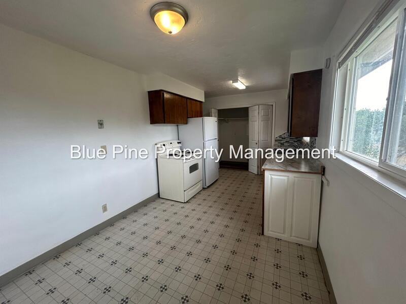 182 Adams St #2 - Photo 4 of 10