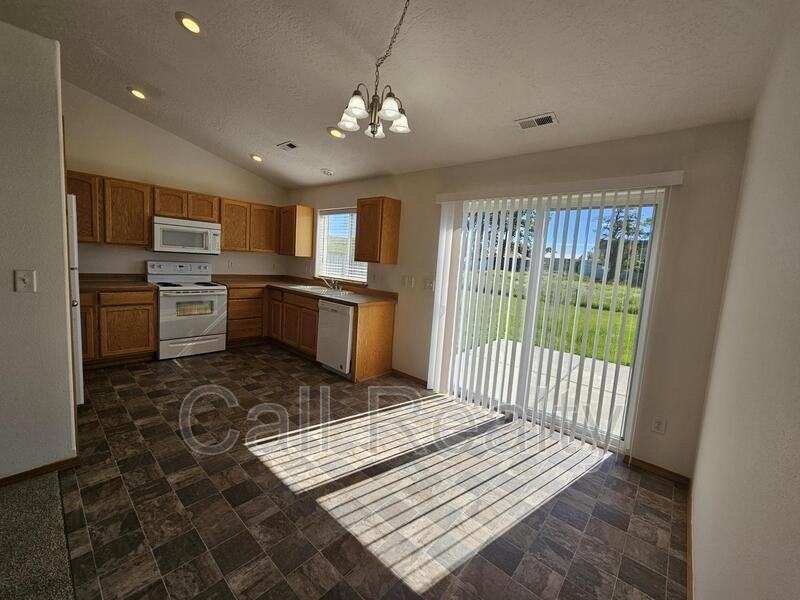 826 Fox Ridge Rd - Photo 4 of 13