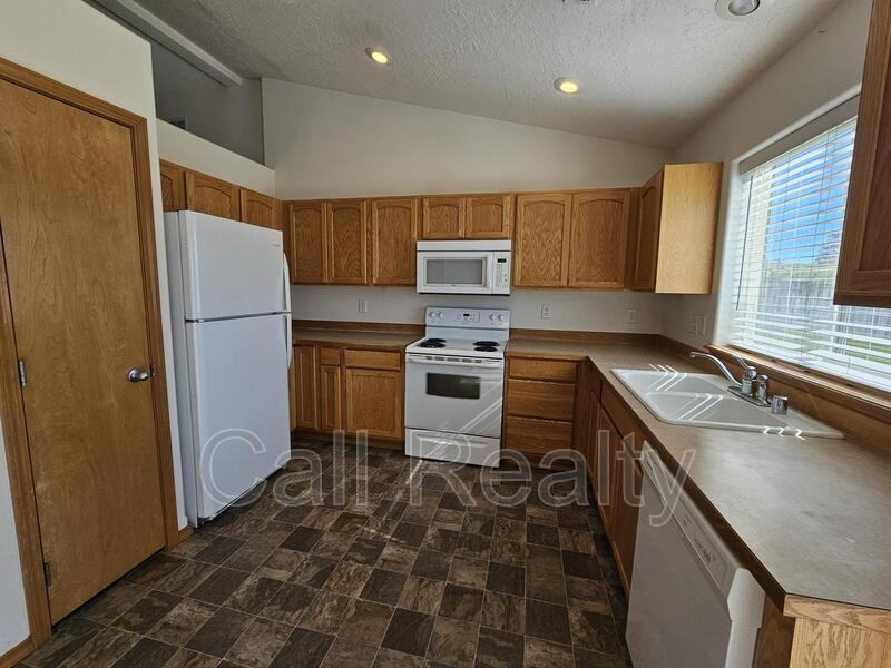 826 Fox Ridge Rd - Photo 6 of 13