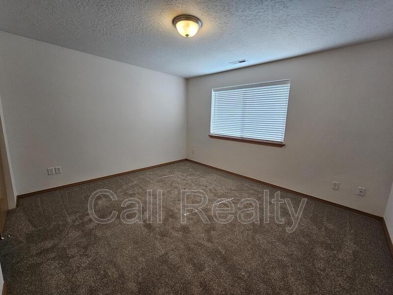 826 Fox Ridge Rd - Photo 7 of 13