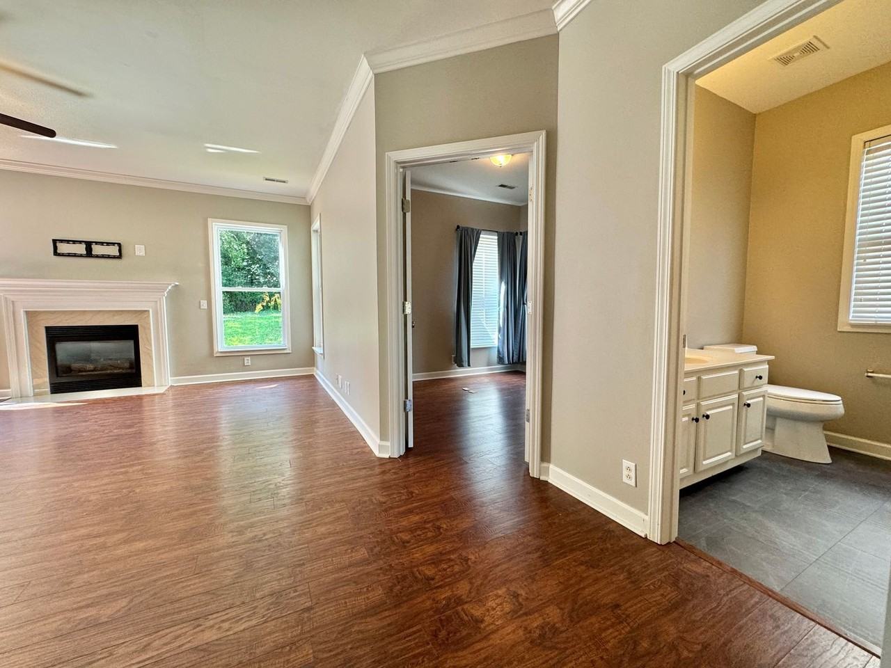 1321 Tilton Dr - Photo 7 of 34