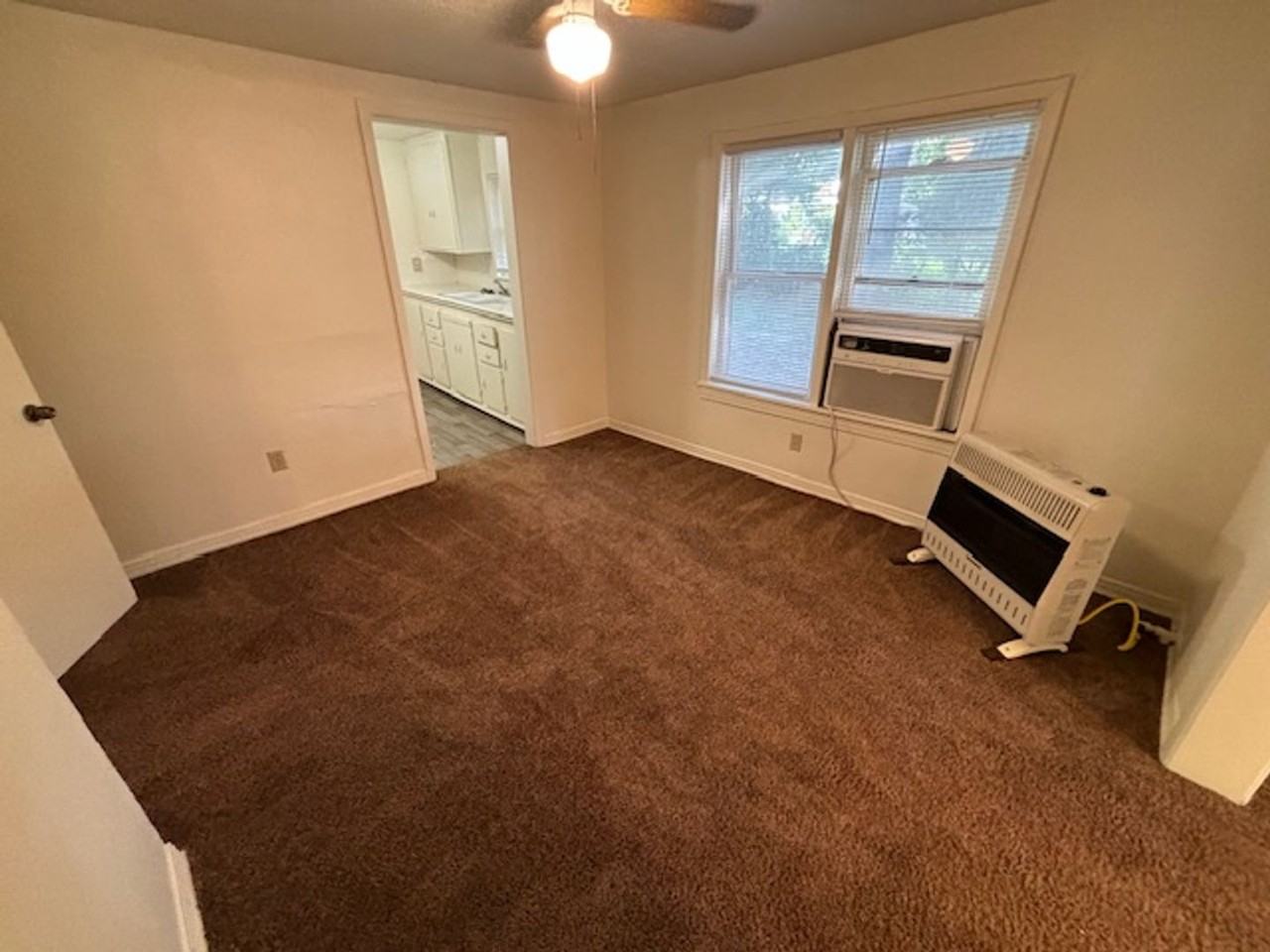 2816 Putnam St - Photo 5 of 25