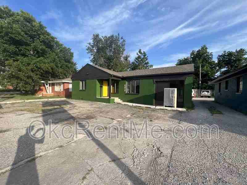 4212 Nw 23rd St - Photo 2 of 20