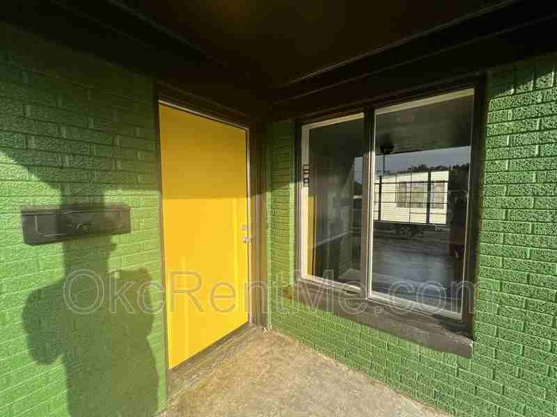 4212 Nw 23rd St - Photo 3 of 20