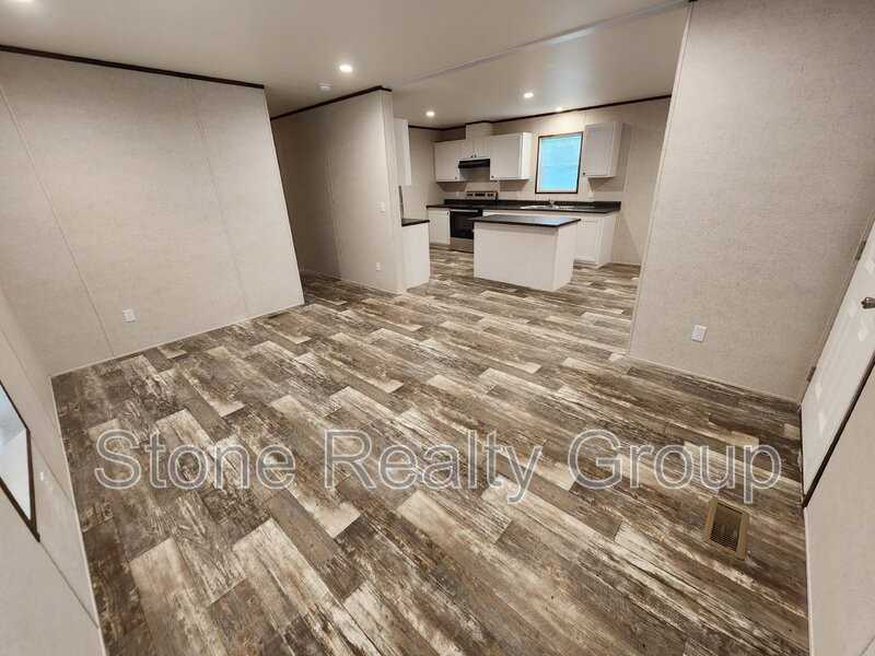 1433 Grand Ave - Photo 2 of 11