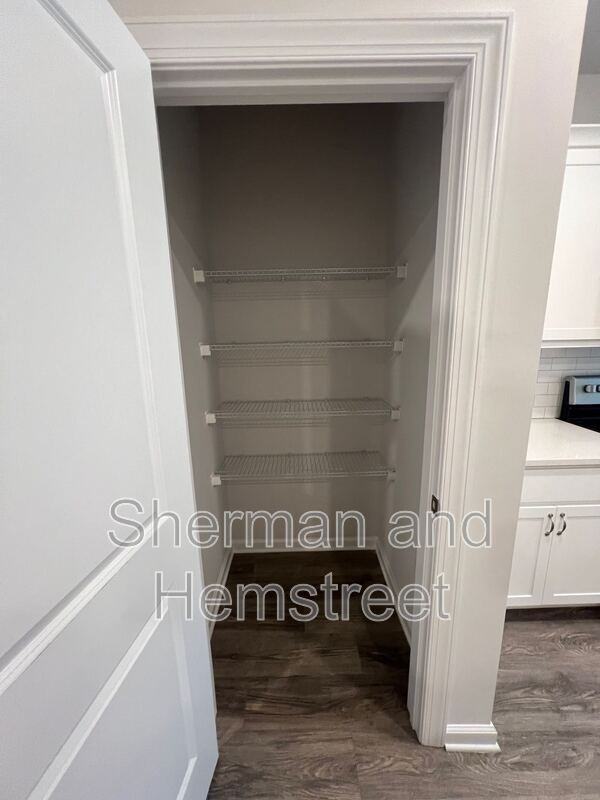 5036 Mimosa Dr - Photo 4 of 13