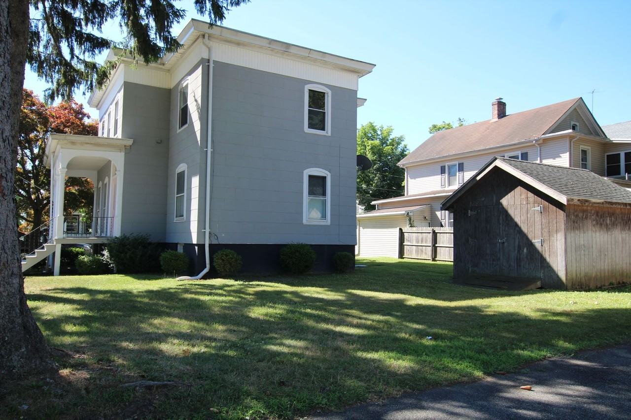 247 Smith Avenue - Photo 2 of 9