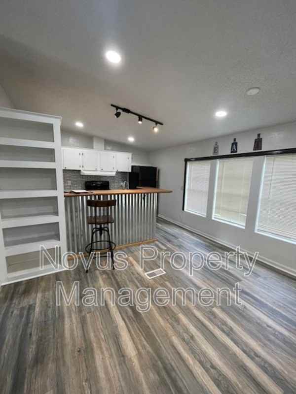 105 Holly Dr - Photo 7 of 23