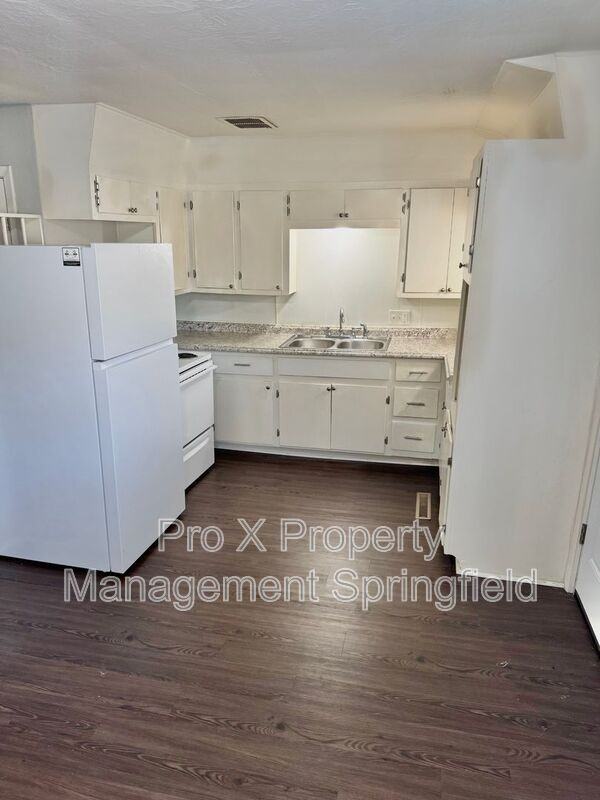 2943 E University St #10 - Photo 2 of 13