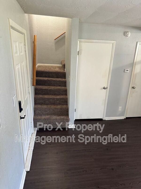 2943 E University St #10 - Photo 4 of 13