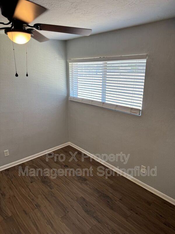2943 E University St #10 - Photo 7 of 13