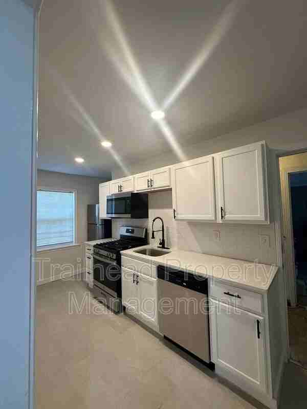 6425 Brookside Rd #3N - Photo 3 of 10