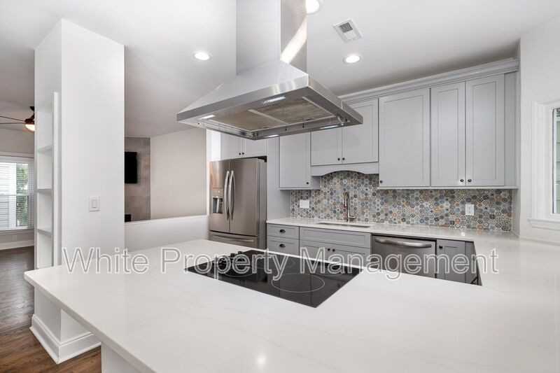 437 Clarkson Green St - Photo 3 of 33
