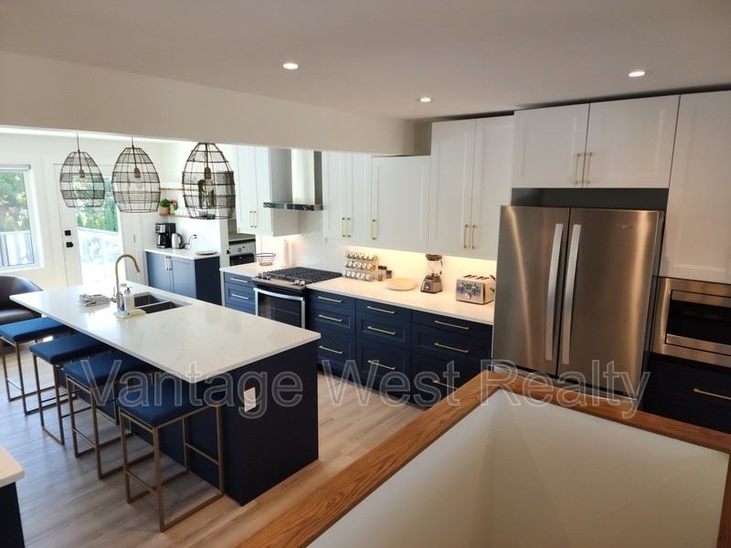 4539 Gordon Dr - Photo 2 of 28