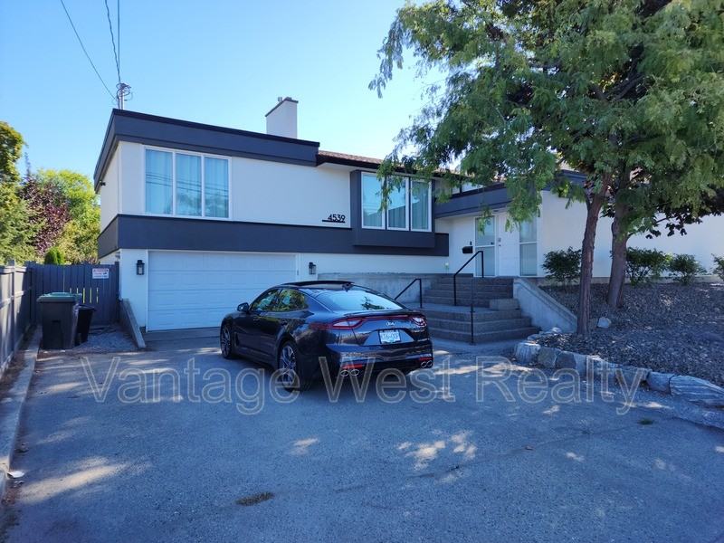 4539 Gordon Dr - Photo 3 of 28