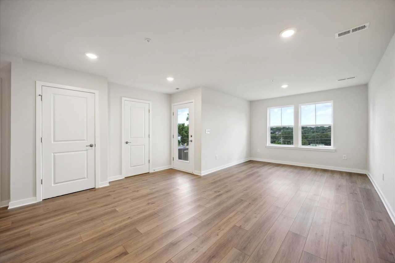 831 Pecan Rd - Photo 3 of 25