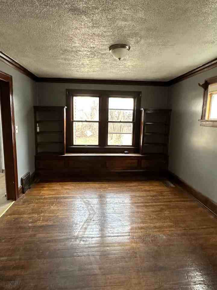 14505 Darwin Ave - Photo 4 of 5