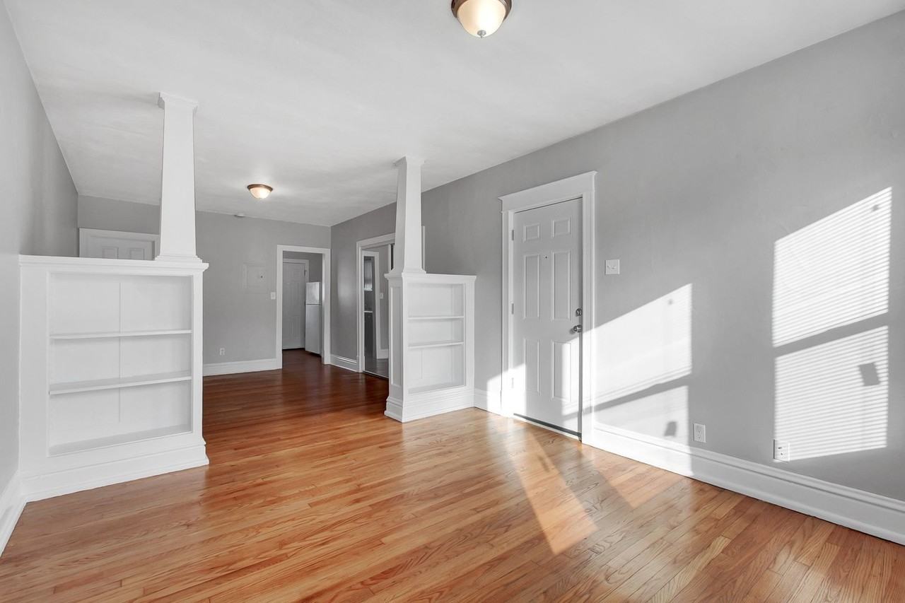 3914 Hereford St - Photo 2 of 11