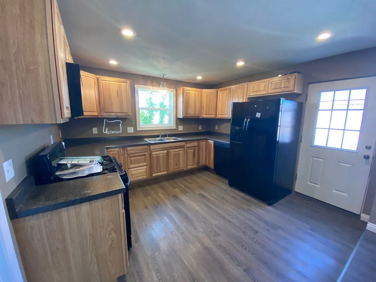 212 E Lowell St - Photo 3 of 8