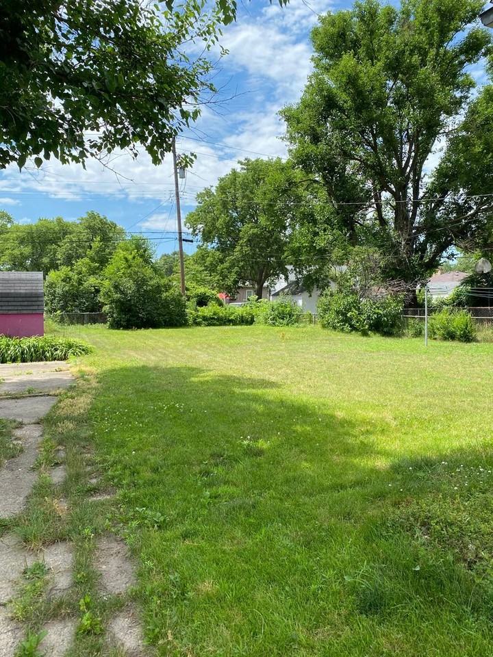 2621 E 4th St - Photo 2 of 13